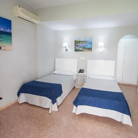 Jazmines Hotell 3*