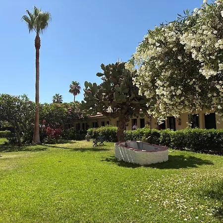 Jazmines Hotel